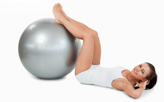 exercices avec un ballon de gymnastique pour les varices