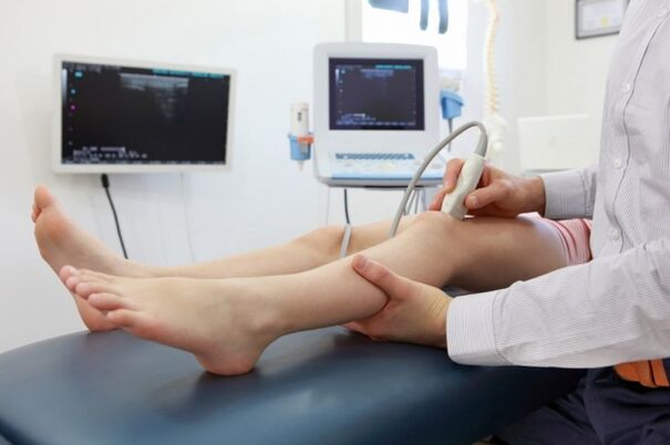 examen des jambes avant la chirurgie des varices